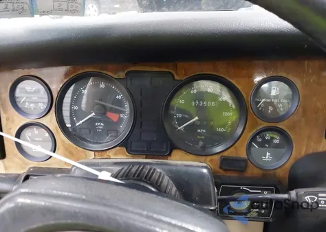 1984 Jaguar Xj6 Vanden Plas z USA, uszkodzony, nr VIN SAJAY1343EC381772